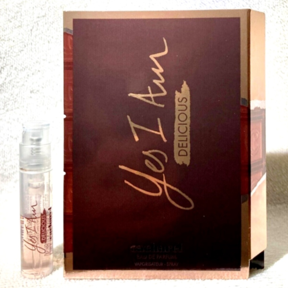 ❤️ 4 for $25 Cacharel Yes I Am Delicious Chocolate HazelNut Mini Travel Vial New